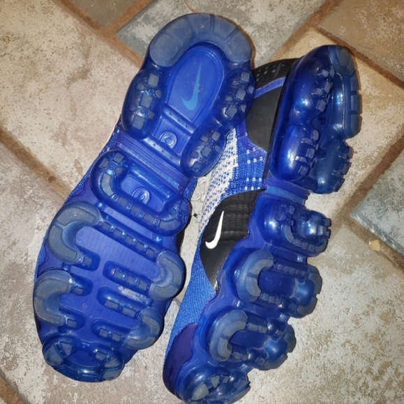 Nike Vapormax 2 Flyknit athletic shoes - Picture 5 of 7